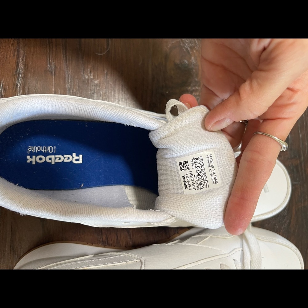 White Reebok size 8.5 - Picture 5 of 5